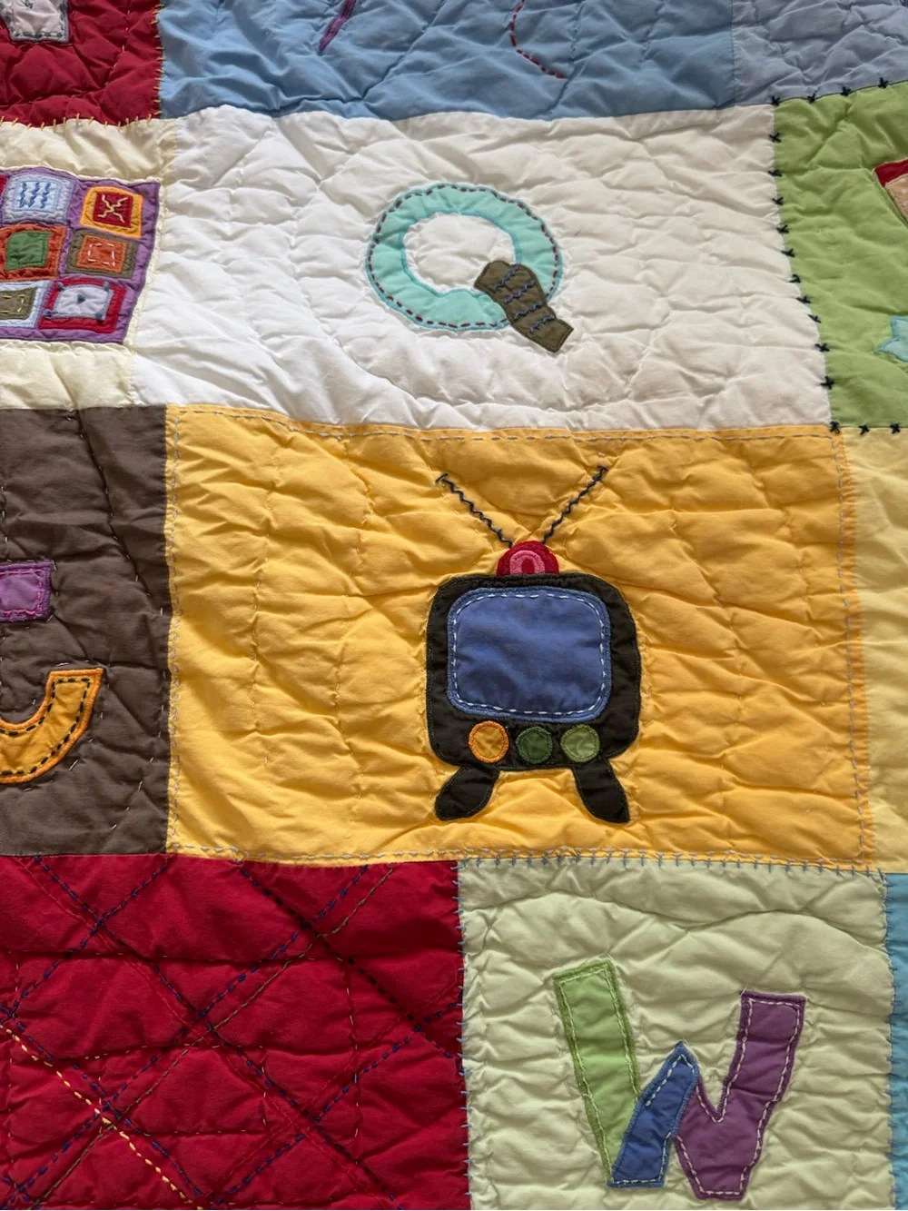 Pottery Barn Kids Alphabet Appliqué Patchwork Twin Quilt 64x78